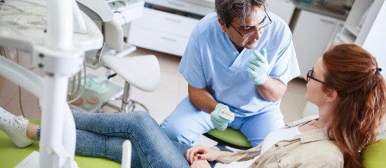 Dentistes : un référentiel pour évaluer l'exposition des salariés à la pénibilité