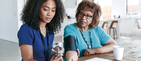 Infirmiers : de nouveaux textes pour l'exercice en pratique avancée