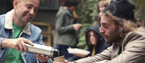 Solidarité : une réduction d'impôt plus favorable pour les dons aux associations