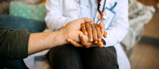 Professionnels de santé : un 5 plan national des soins palliatifs tourné vers la ville