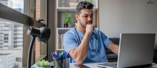 Infirmiers : signature de l'avenant n°10 pour la prise en charge des patients à domicile