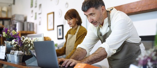 Quand le conjoint d'un associé renonce à la qualité d'associé