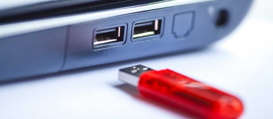 Clé USB non connectée : l'employeur peut-il librement la consulter ?